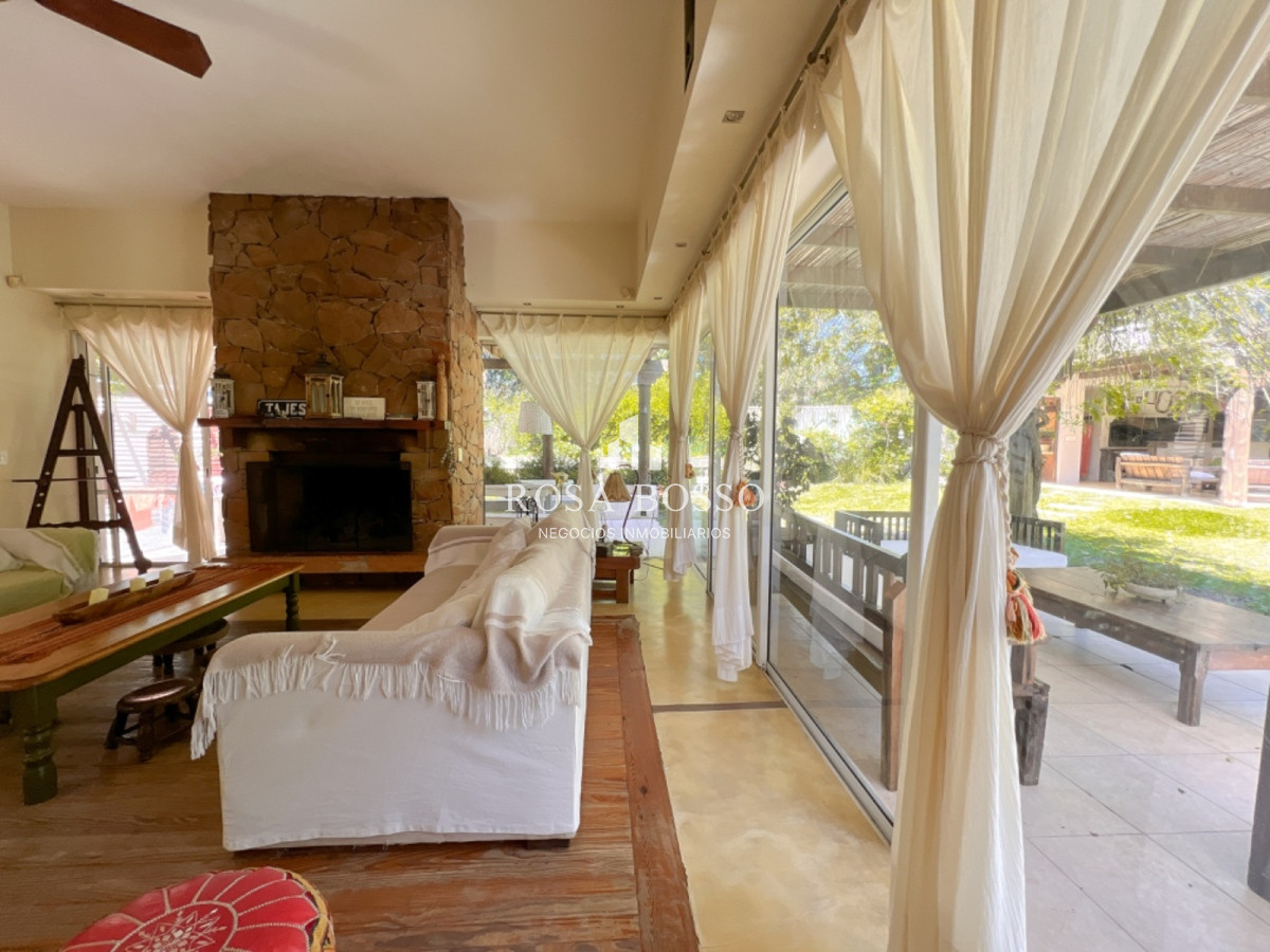 Casa ID.9183 - Casa Venta 4 Dormitorios San Rafael Punta del Este