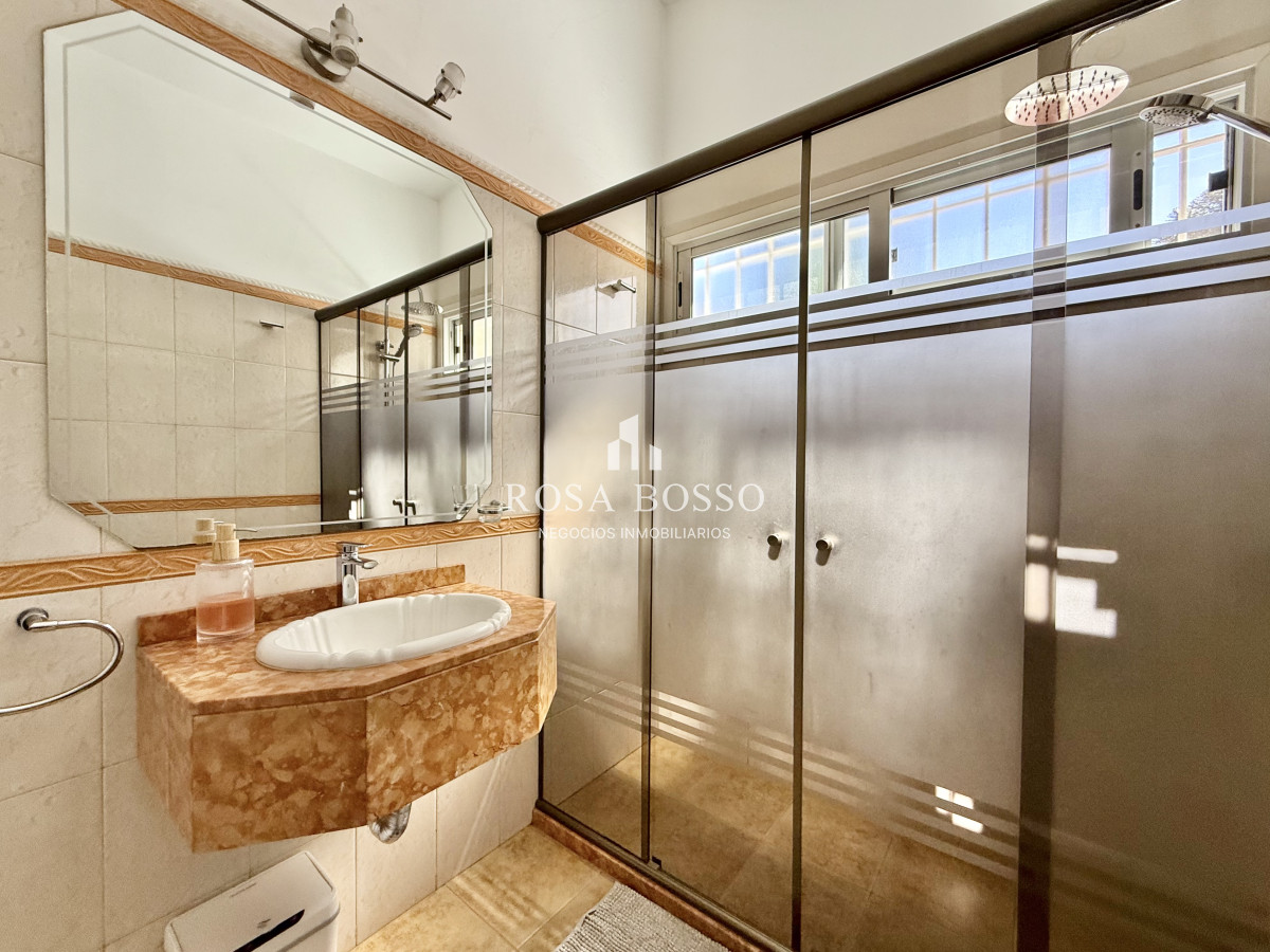 Apartamento ID.9830 - Casa Venta 4 dormitorios Lugano Punta del Este