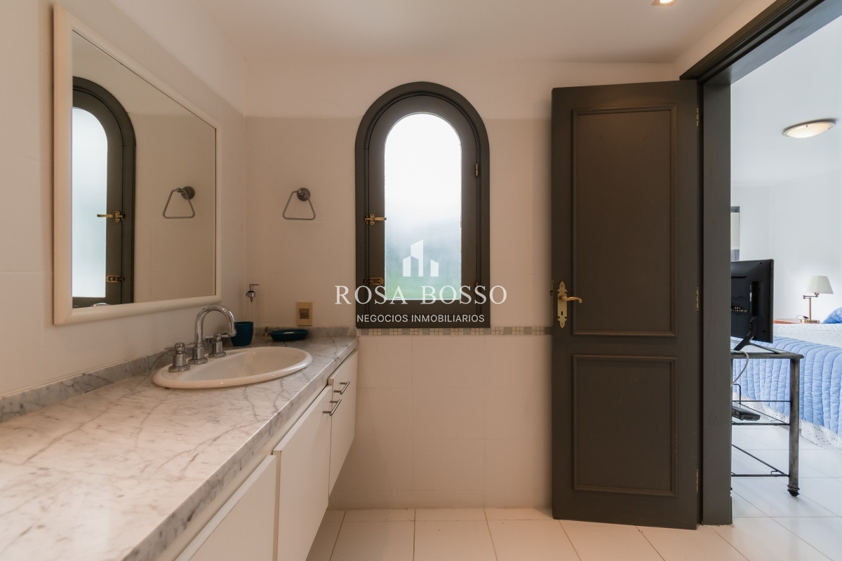 Casa ID.3723 - Casa, Venta, 5 dormitorios, Punta del Este, Uruguay