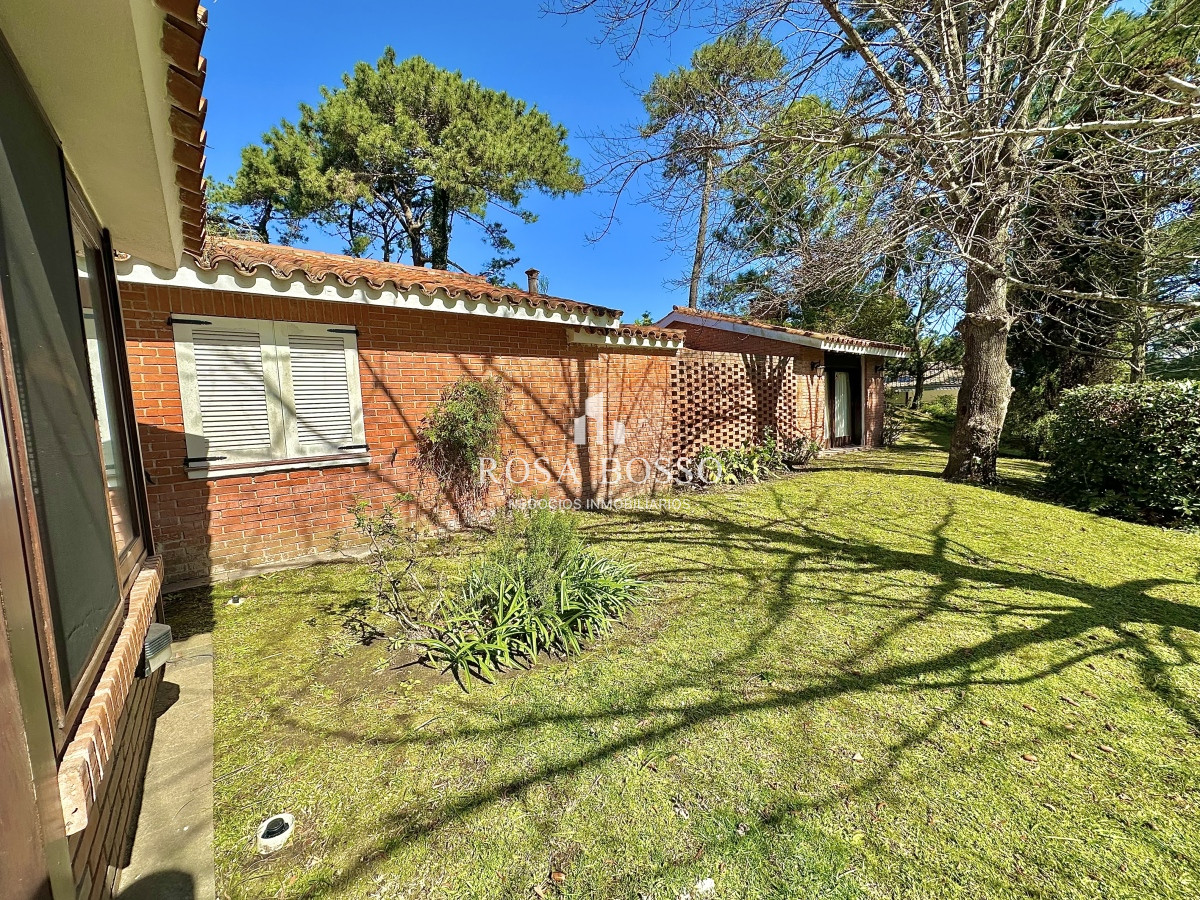 Apartamento ID.9362 - Venta Casa 6 dormitorios Mansa Punta del Este