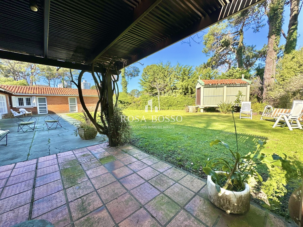 Apartamento ID.9362 - Venta Casa 6 dormitorios Mansa Punta del Este