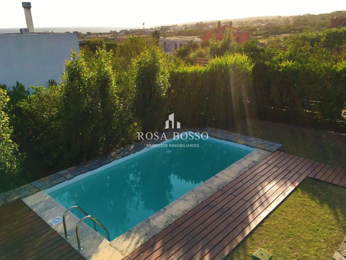 Apartamento ID.3581 - Casa, Venta, 5 dormitorios, Punta Piedras.