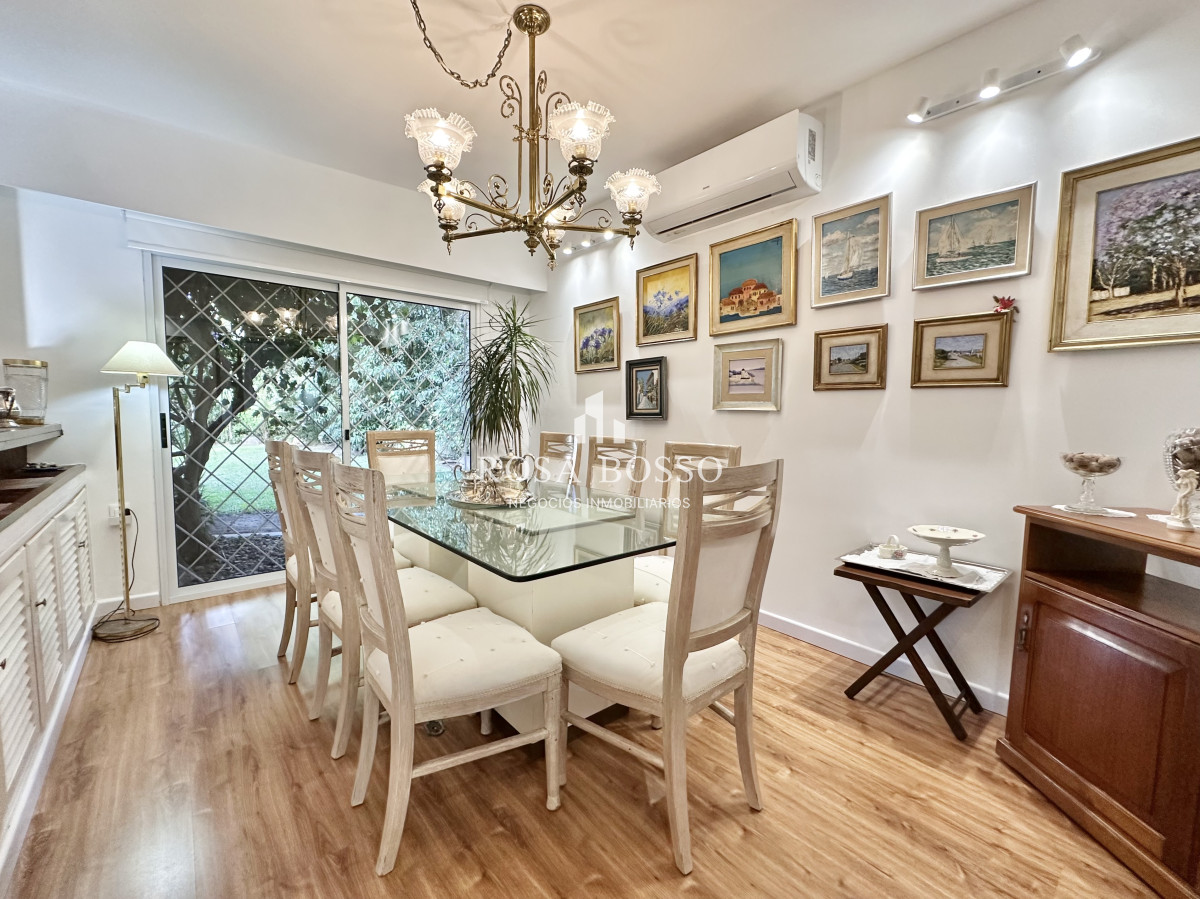 Apartamento ID.9844 - Casa Venta 4 dormitorios Cantegril Punta del Este