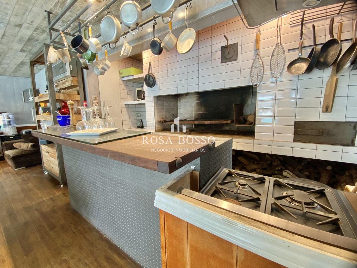 Casa ID.8818 - Casa, Venta, 6 dormitorios, 7 baños, Punta del Este