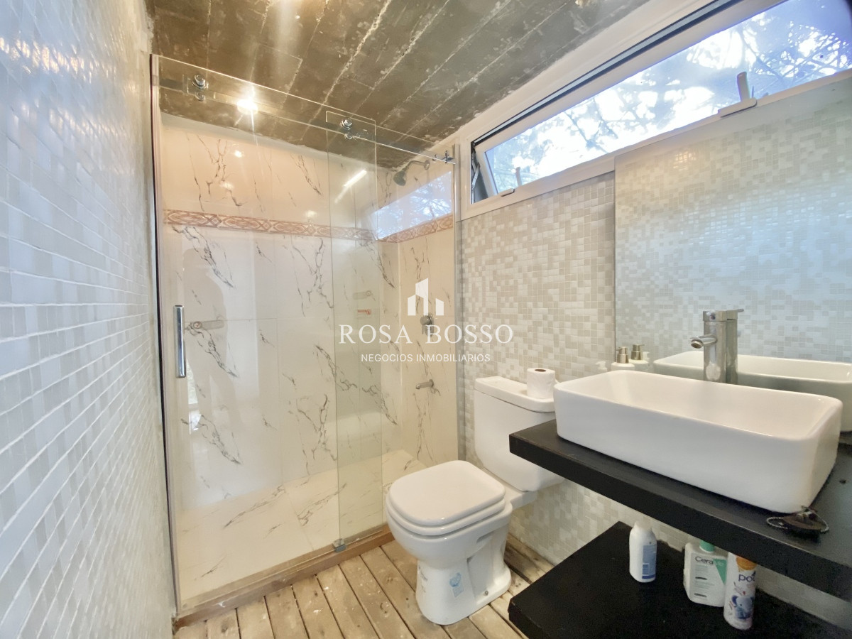 Casa ID.8818 - Casa, Venta, 6 dormitorios, 7 baños, Punta del Este