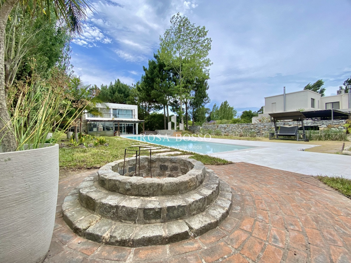 Casa ID.8818 - Casa, Venta, 6 dormitorios, 7 baños, Punta del Este