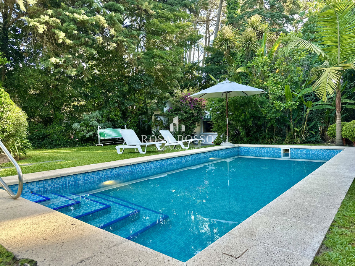 Apartamento ID.9844 - Casa Venta 4 dormitorios Cantegril Punta del Este