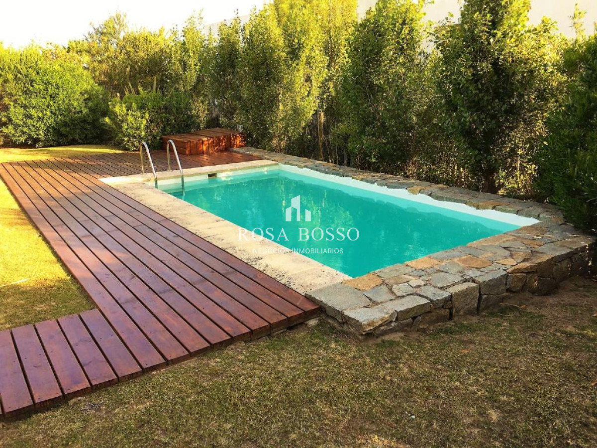 Apartamento ID.3581 - Casa, Venta, 5 dormitorios, Punta Piedras.