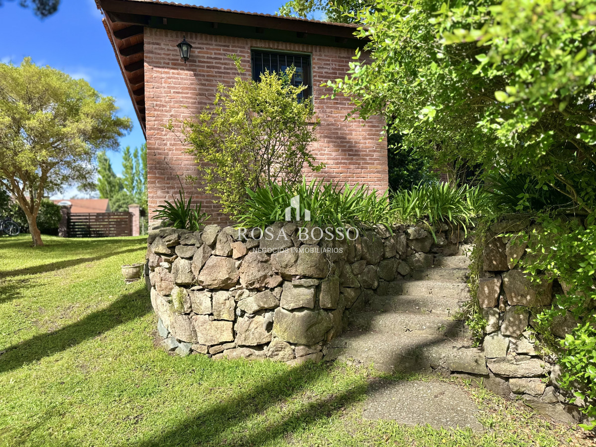 Apartamento ID.9831 - Casa Venta 4 dormitorios Cantegril Punta del Este