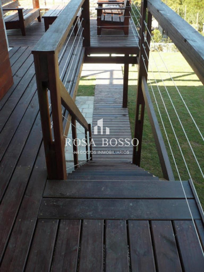 Apartamento ID.3581 - Casa, Venta, 5 dormitorios, Punta Piedras.