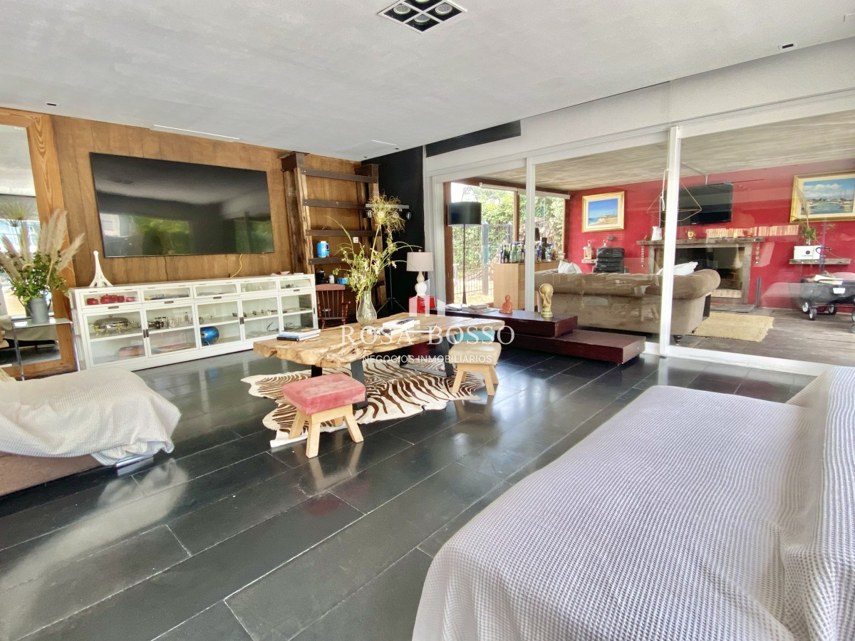 Casa ID.8818 - Casa, Venta, 6 dormitorios, 7 baños, Punta del Este