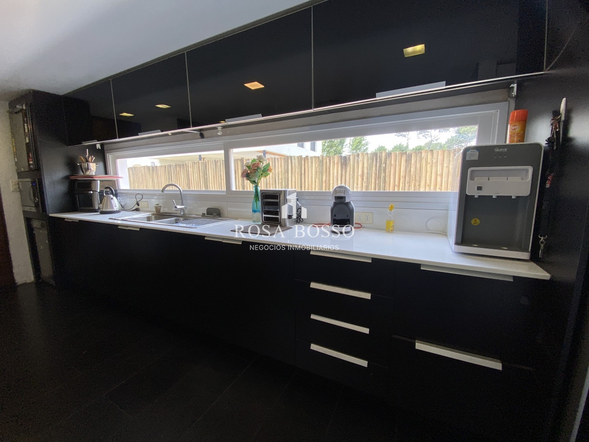 Casa ID.8818 - Casa, Venta, 6 dormitorios, 7 baños, Punta del Este