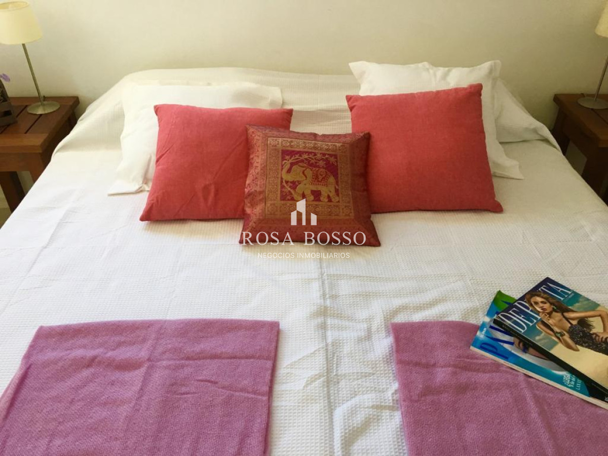 Apartamento ID.3581 - Casa, Venta, 5 dormitorios, Punta Piedras.