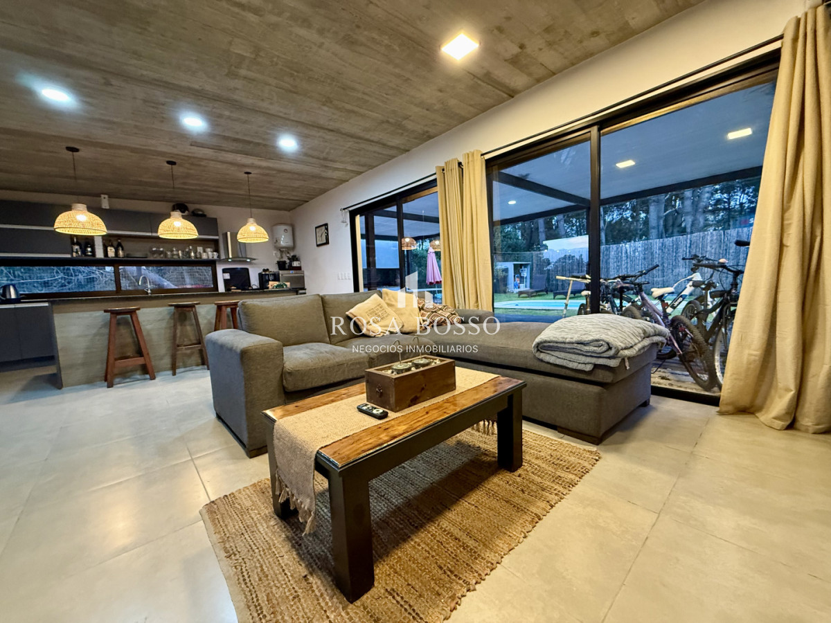 Apartamento ID.9943 - Venta Casa 3 dormitorios Punta Colorada Piriapolis