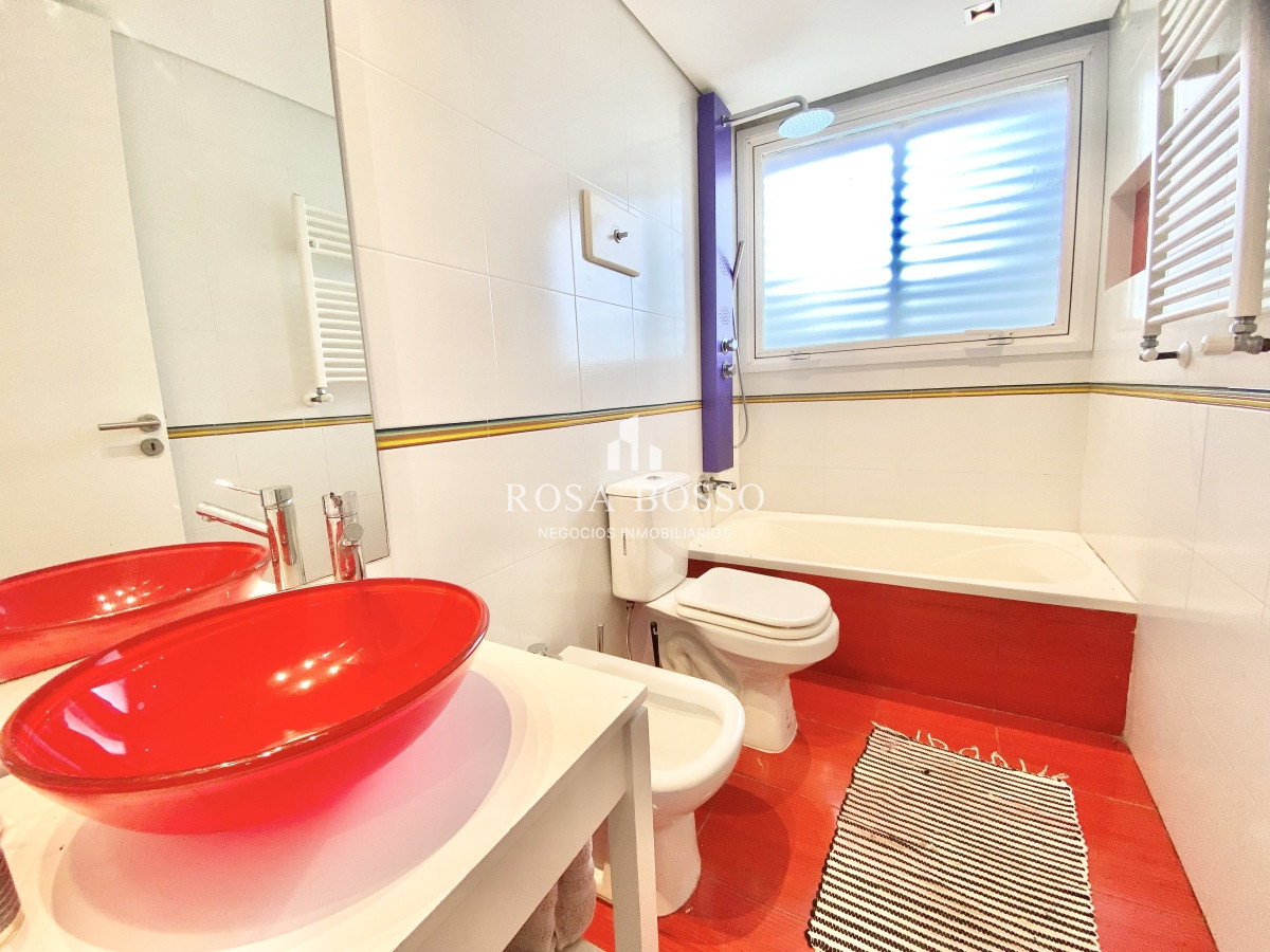 Casa ID.8818 - Casa, Venta, 6 dormitorios, 7 baños, Punta del Este