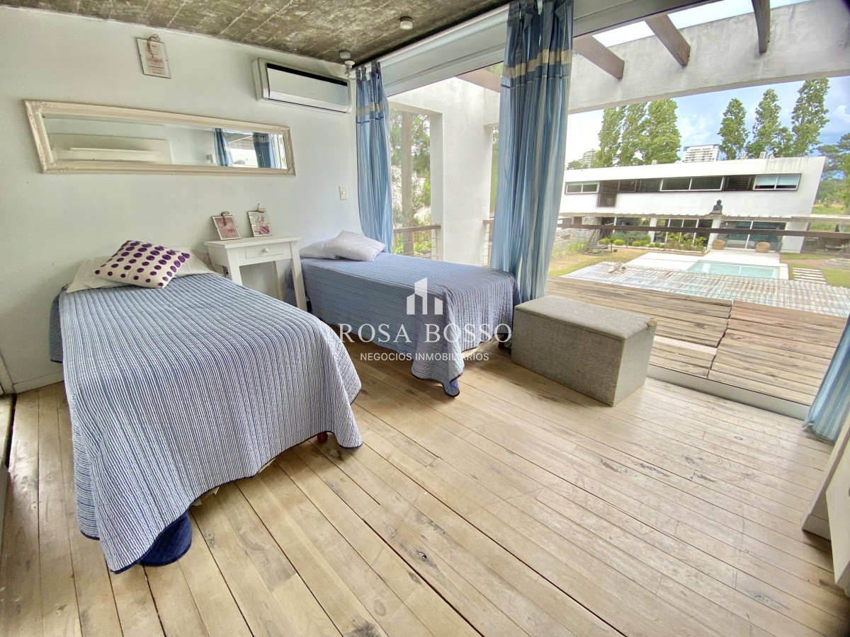 Casa ID.8818 - Casa, Venta, 6 dormitorios, 7 baños, Punta del Este