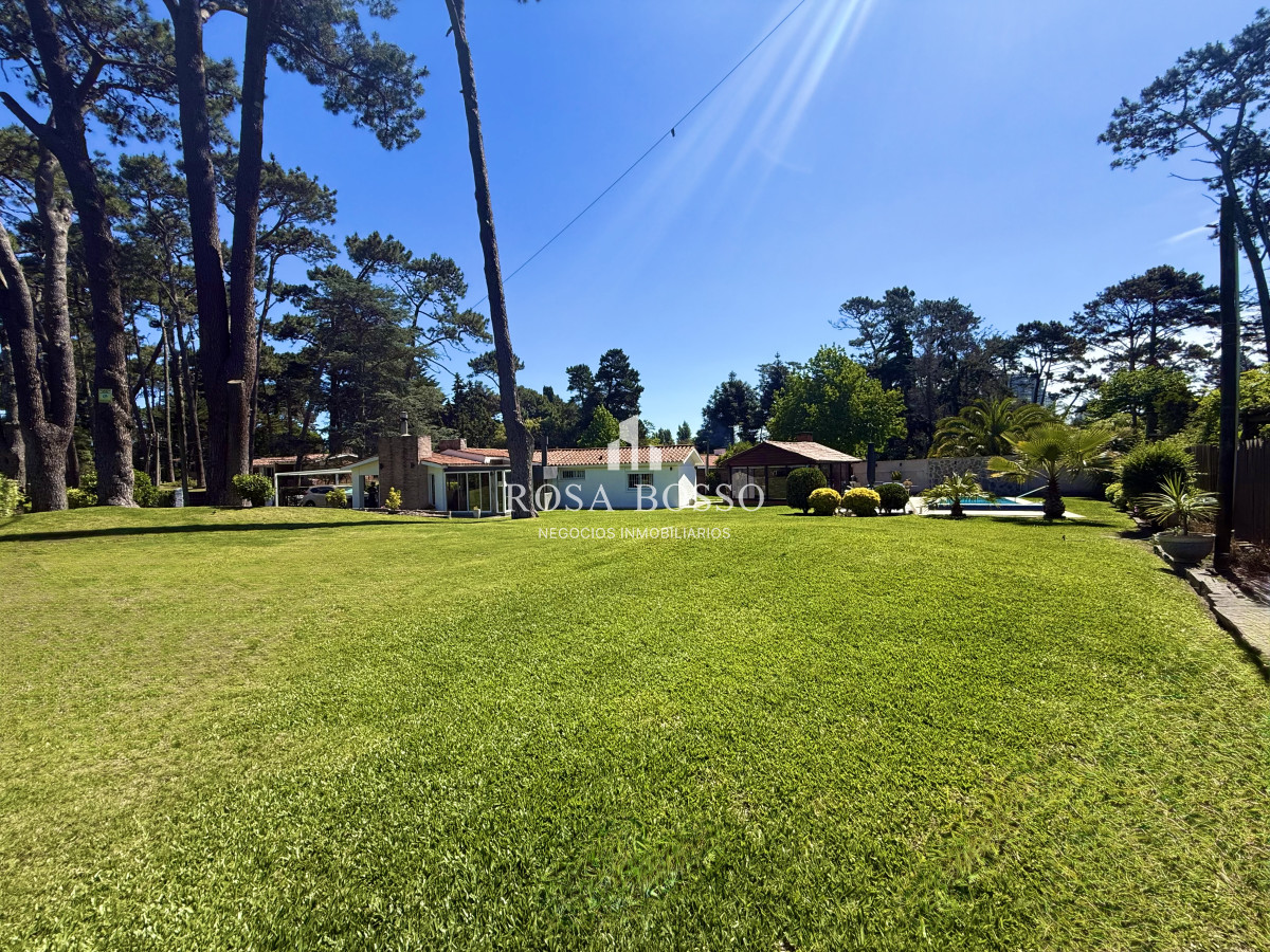 Apartamento ID.9830 - Casa Venta 4 dormitorios Lugano Punta del Este