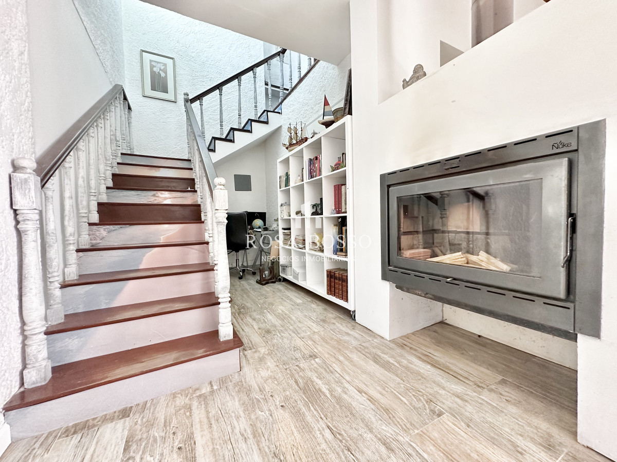 Casa ID.9504 - Casa Venta 5 dormitorios Cantegril Punta del Este