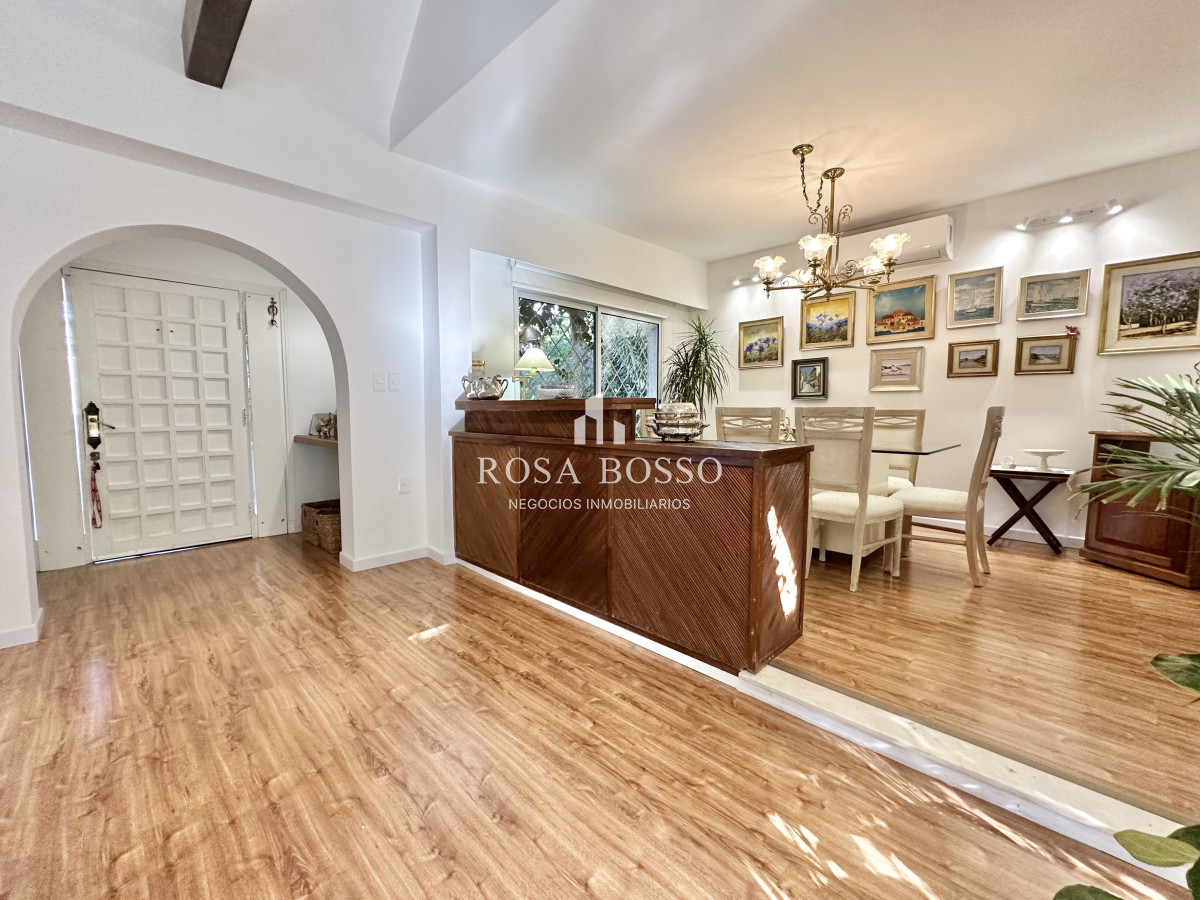 Apartamento ID.9844 - Casa Venta 4 dormitorios Cantegril Punta del Este