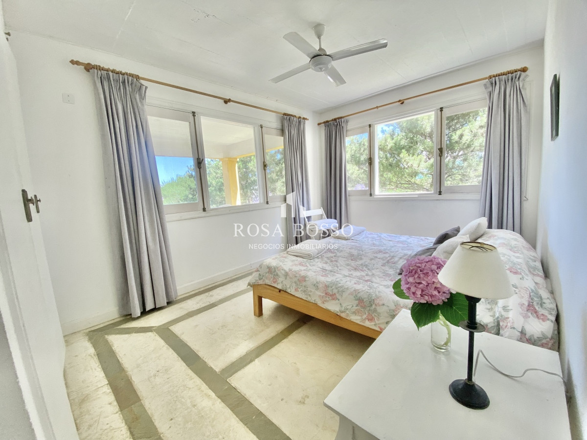 Casa ID.3374 - Casa Venta 6 dormitorios La Barra Punta del Este