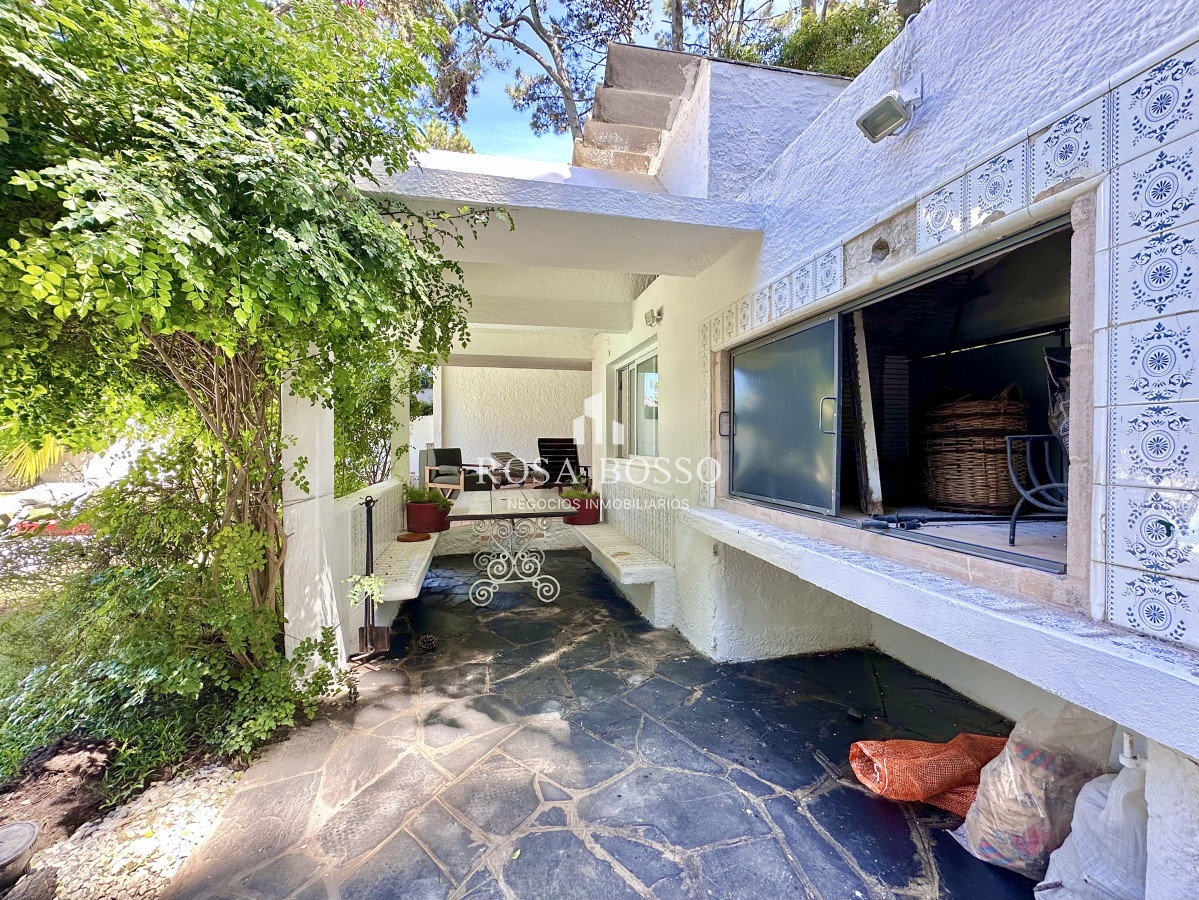Casa ID.9504 - Casa Venta 5 dormitorios Cantegril Punta del Este