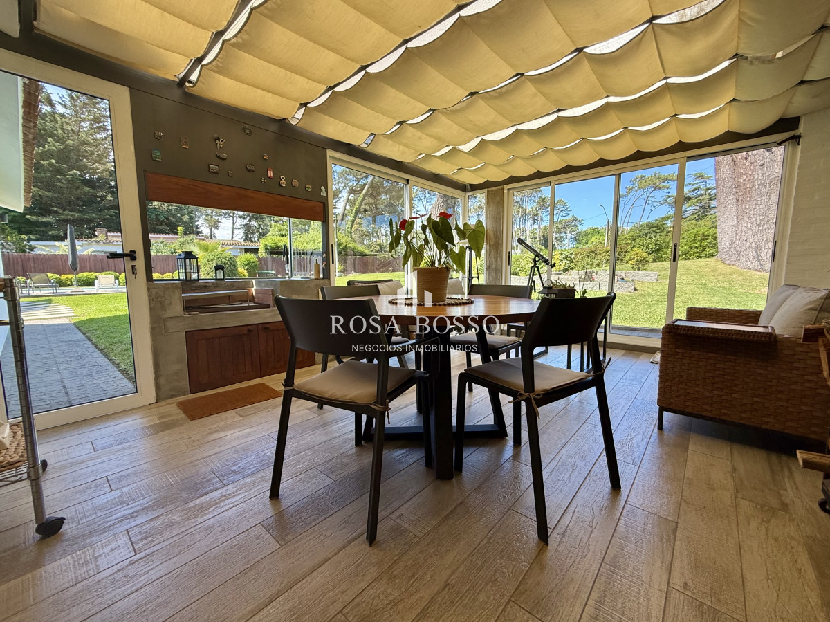 Apartamento ID.9830 - Casa Venta 4 dormitorios Lugano Punta del Este