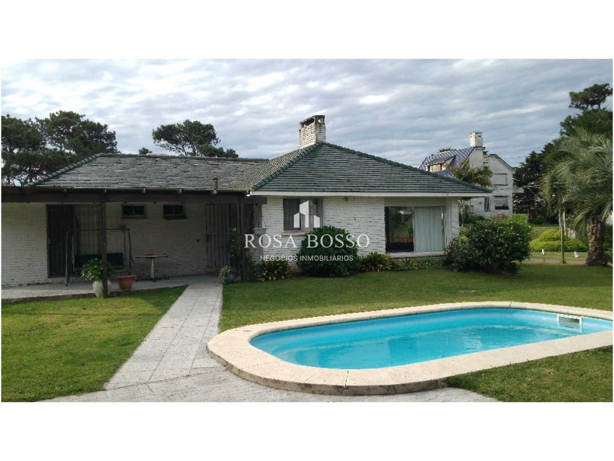 Casa ID.3229 - Casa, Alquiler, 3 dormitorios, Rincón del Indio, Punta del Este