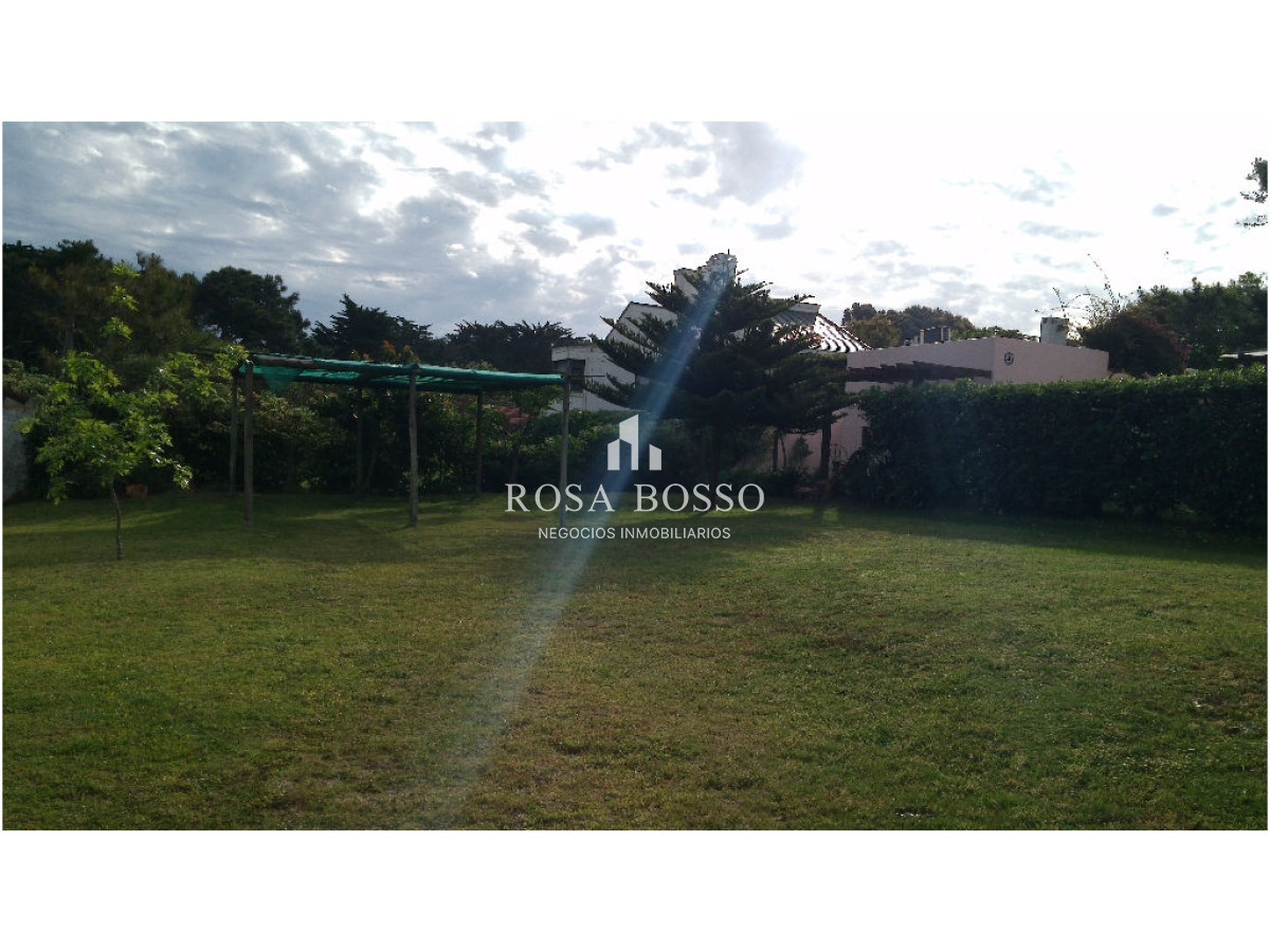 Casa ID.3229 - Casa, Alquiler, 3 dormitorios, Rincón del Indio, Punta del Este