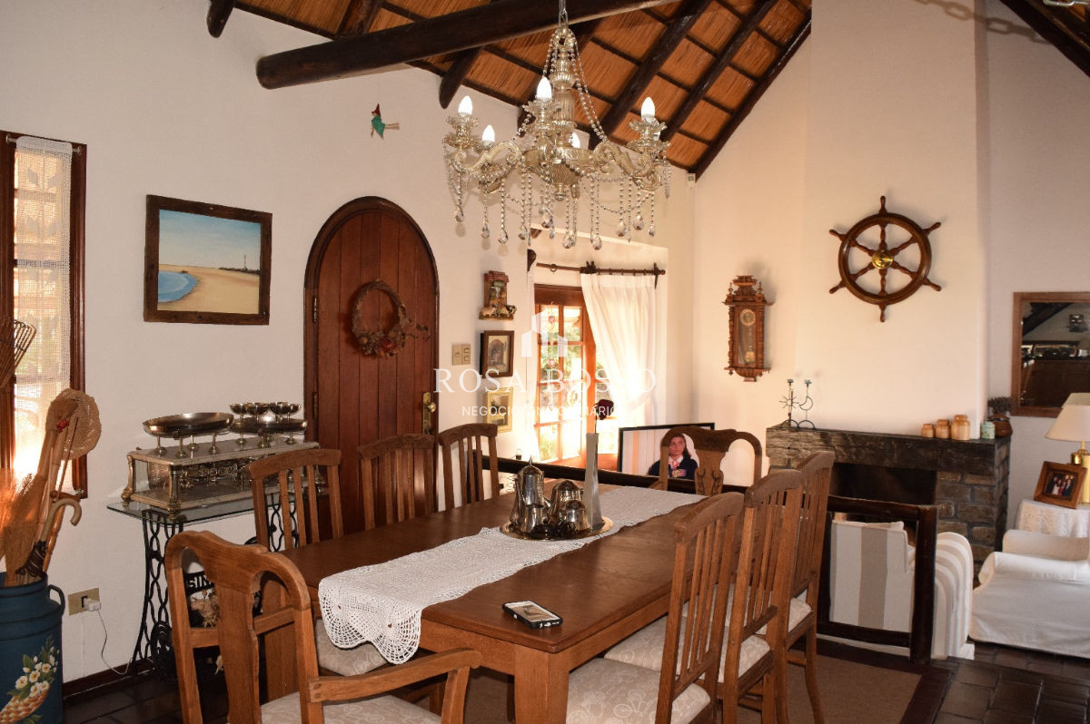 Casa ID.3085 - Casa en Pinares, 4 dormitorios *
