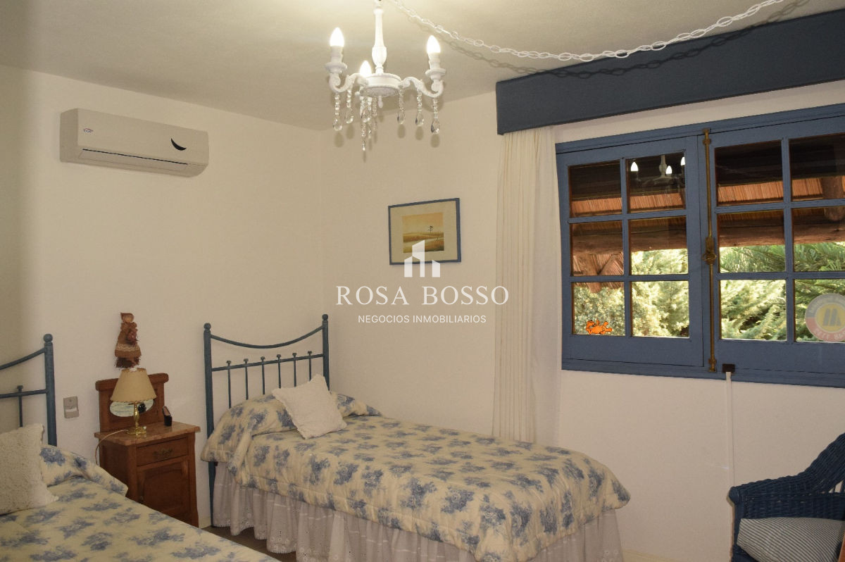 Casa ID.3085 - Casa en Pinares, 4 dormitorios *