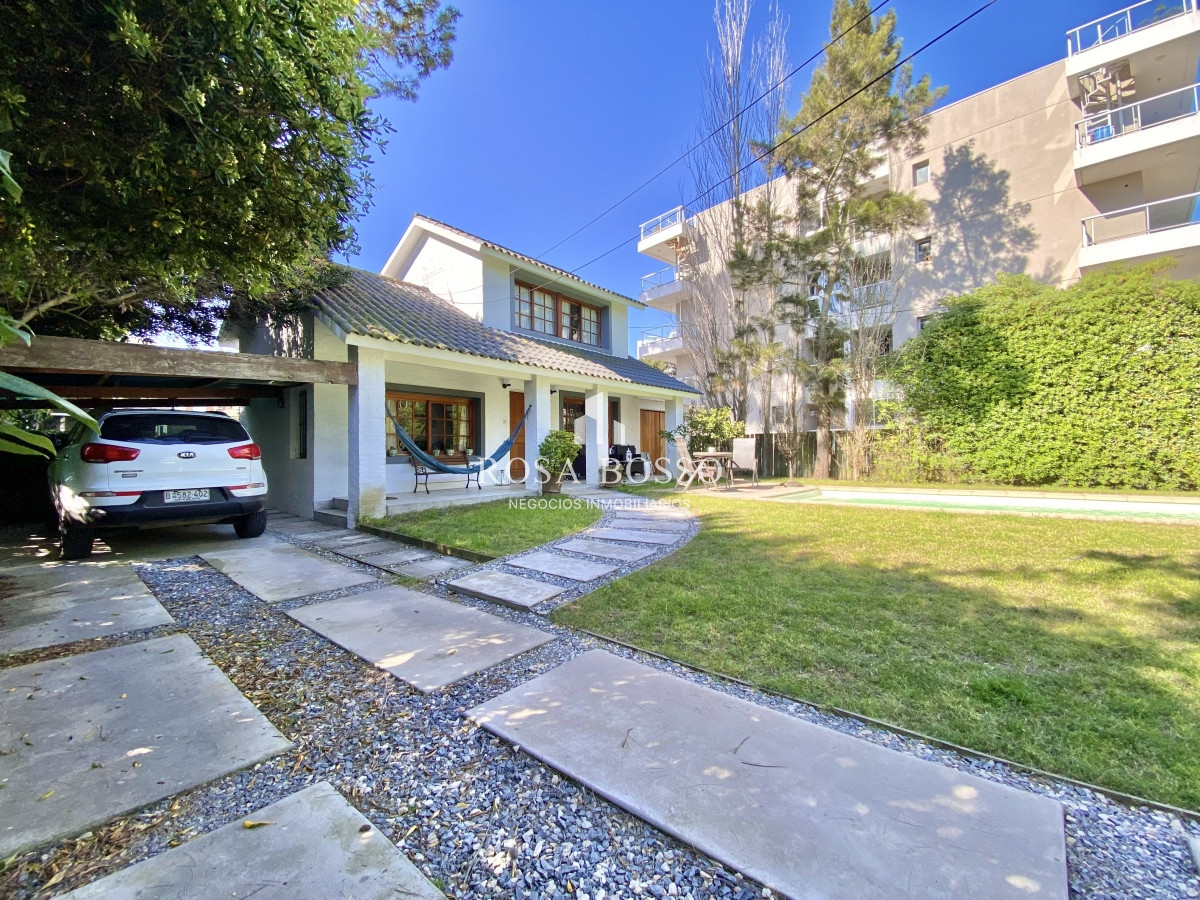 Casa ID.3146 - Casa Alquiler 4 dormitorios Aidy Grill Punta del Este