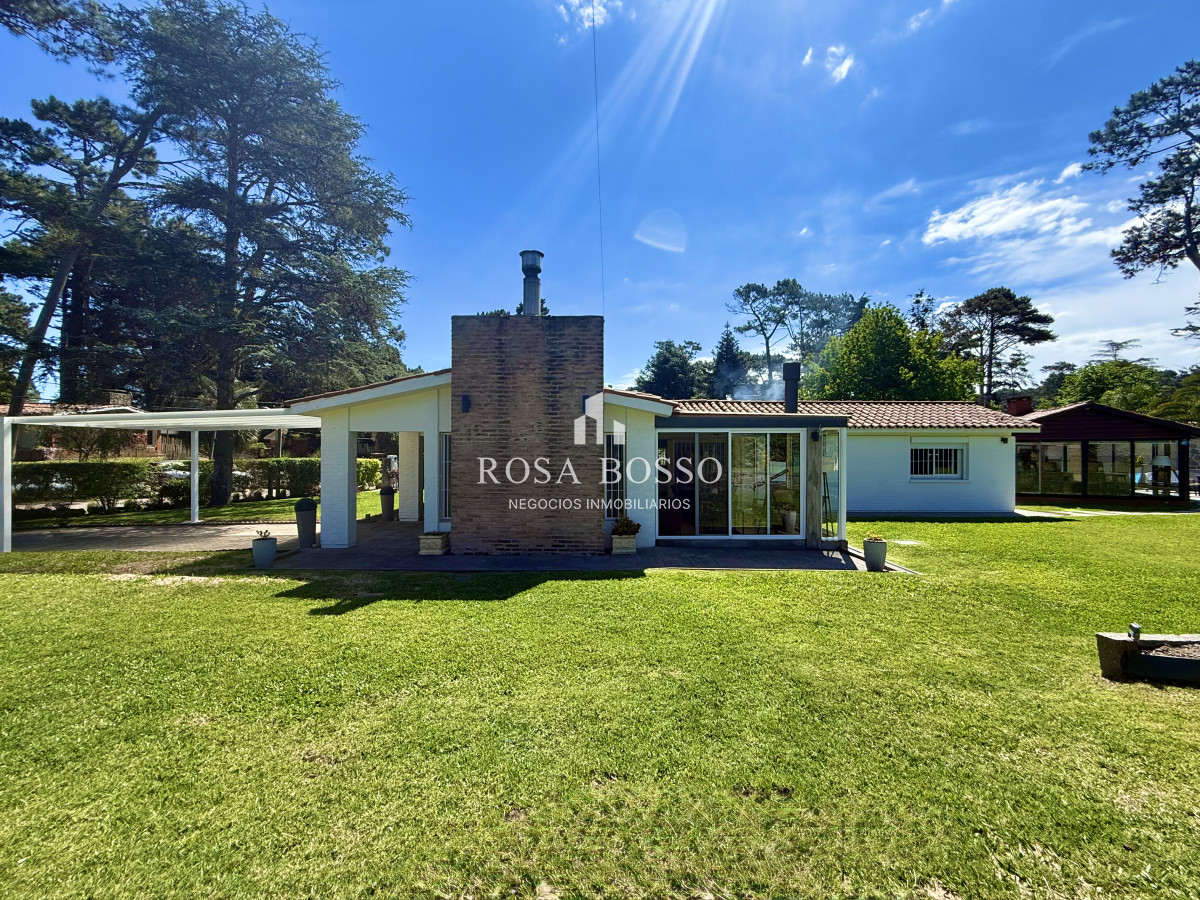 Apartamento ID.9830 - Casa Venta 4 dormitorios Lugano Punta del Este