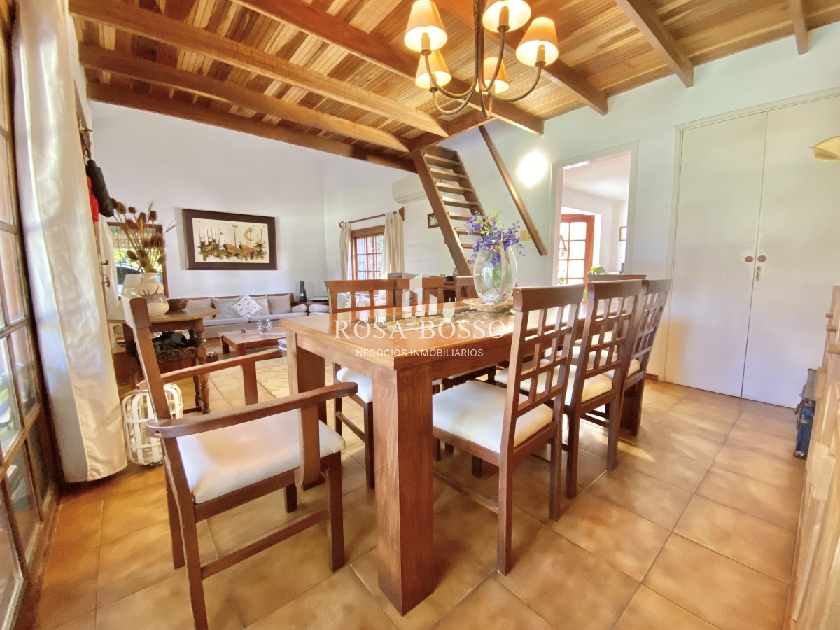 Casa ID.3146 - Casa Alquiler 4 dormitorios Aidy Grill Punta del Este