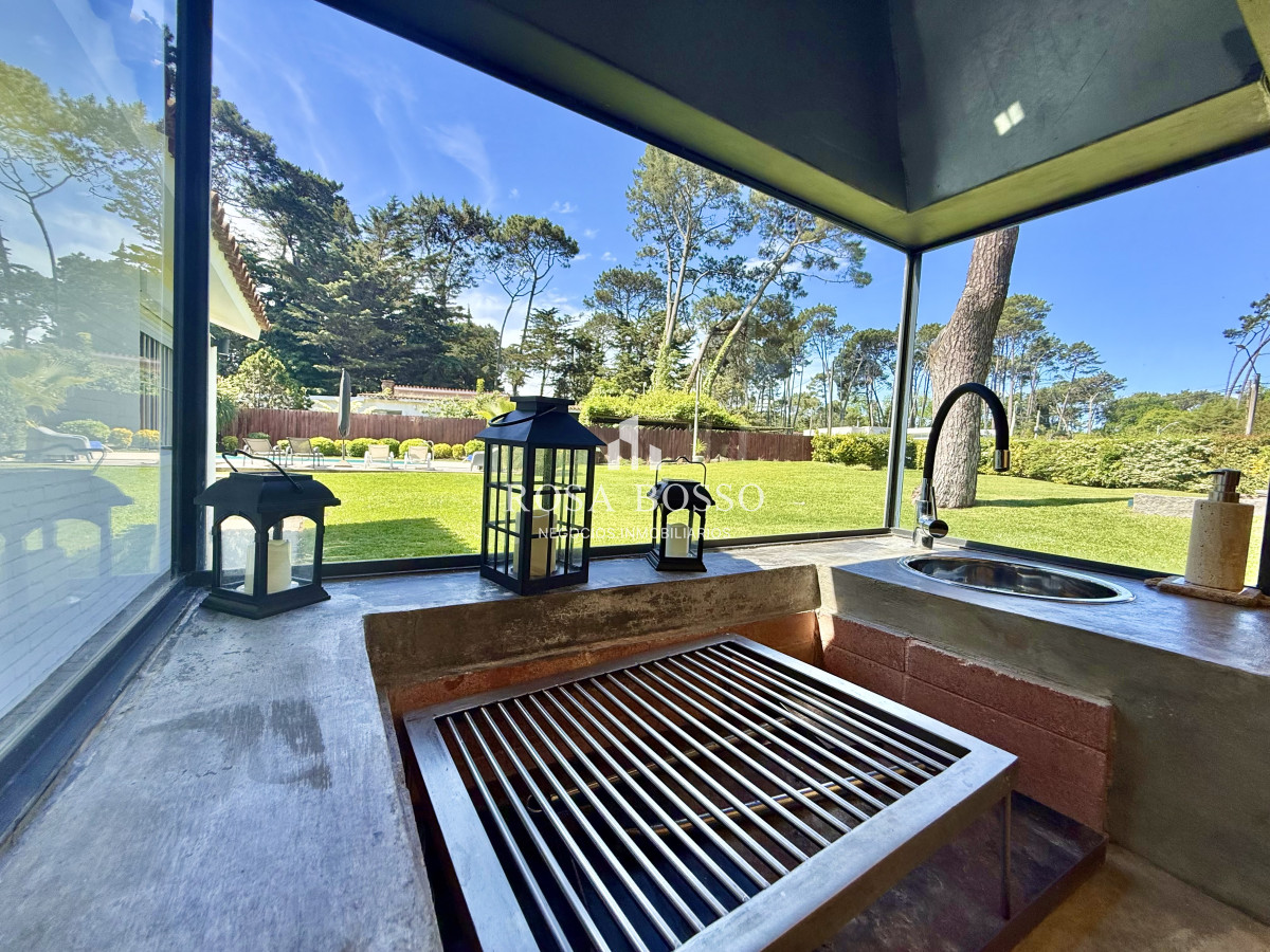 Apartamento ID.9830 - Casa Venta 4 dormitorios Lugano Punta del Este