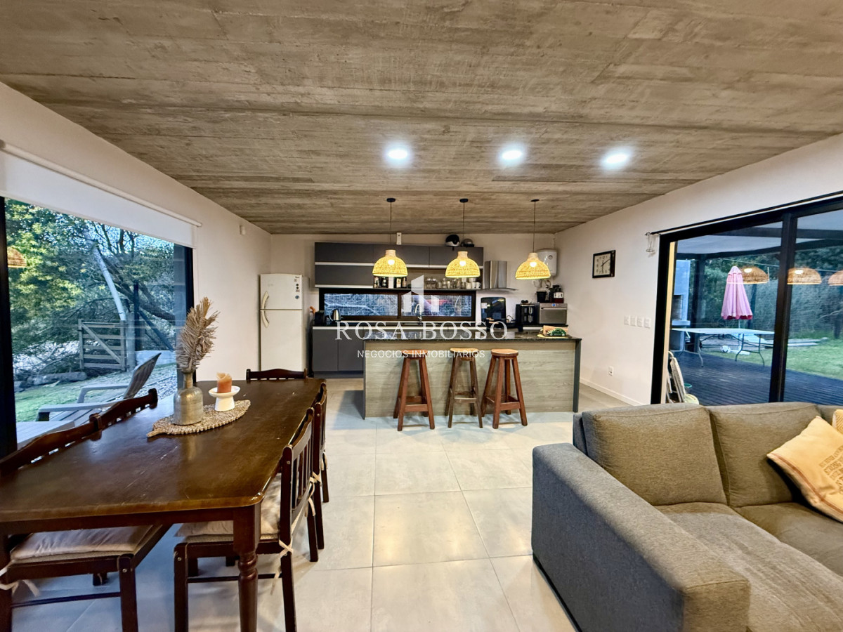 Apartamento ID.9943 - Venta Casa 3 dormitorios Punta Colorada Piriapolis