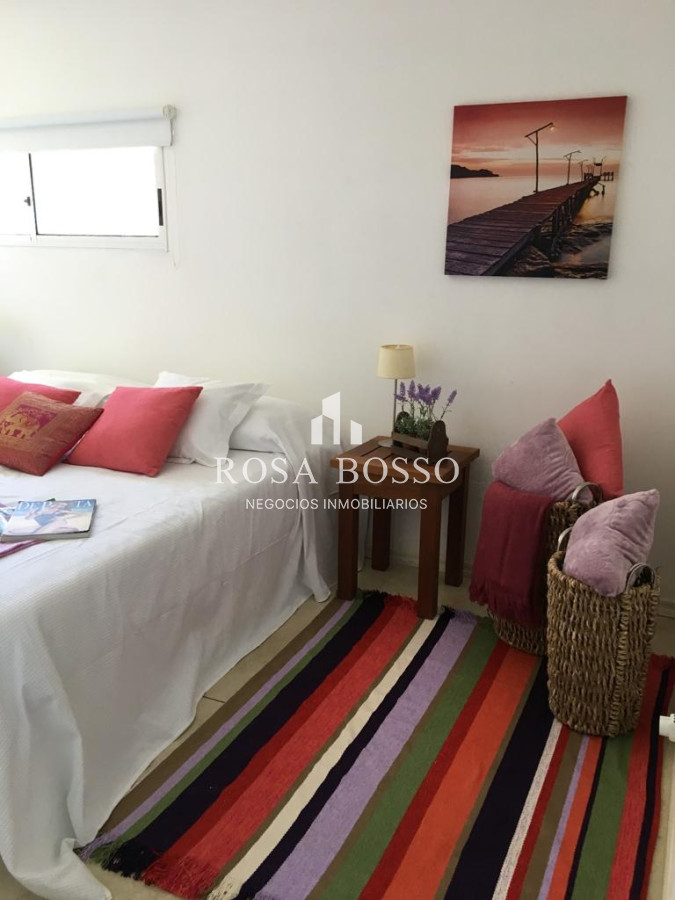 Apartamento ID.3581 - Casa, Venta, 5 dormitorios, Punta Piedras.