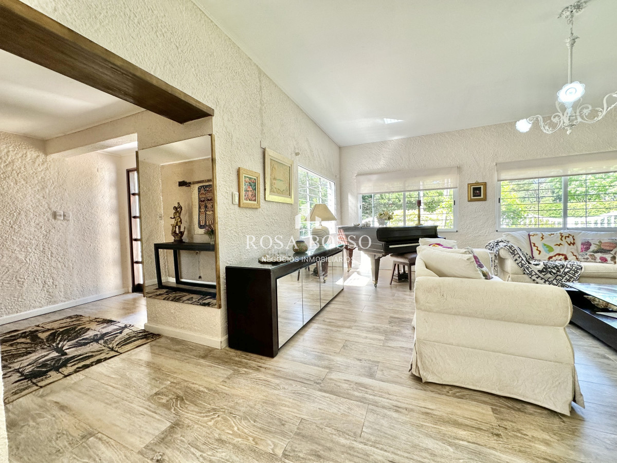Casa ID.9504 - Casa Venta 5 dormitorios Cantegril Punta del Este