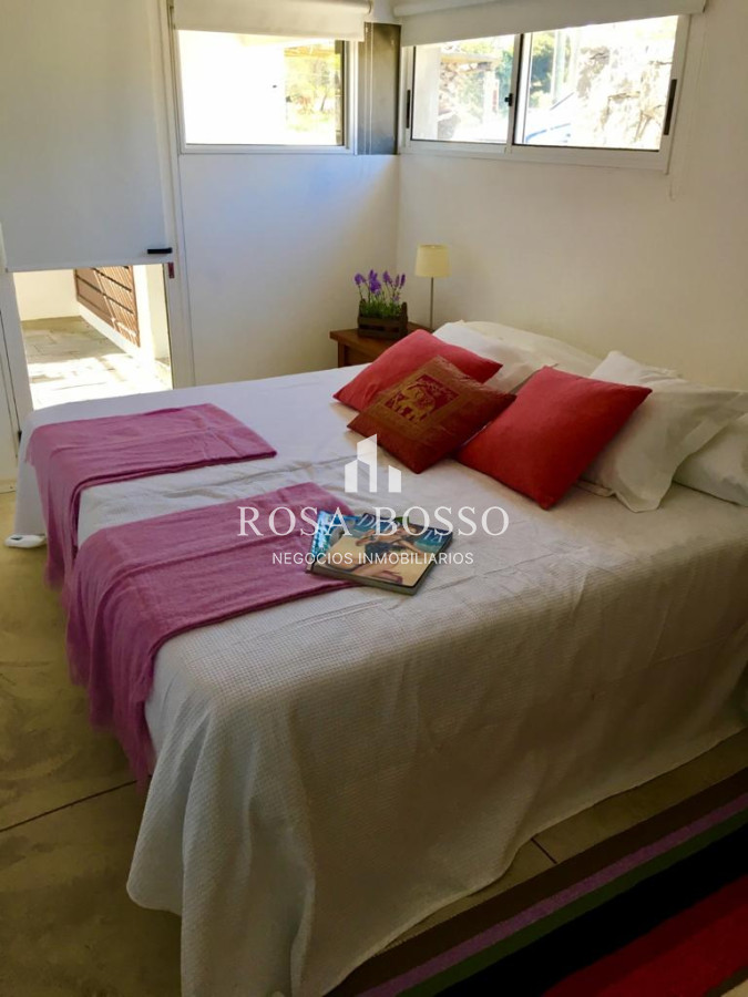 Apartamento ID.3581 - Casa, Venta, 5 dormitorios, Punta Piedras.