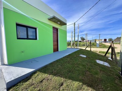 Casa Alquiler Anual 2 dormitorios 4H Maldonado