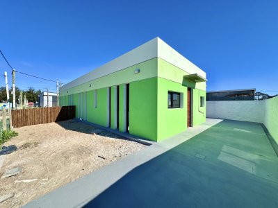 Casa Alquiler Anual 2 dormitorios 4H Maldonado