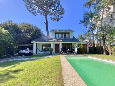 Casa Alquiler 4 dormitorios Aidy Grill Punta del Este