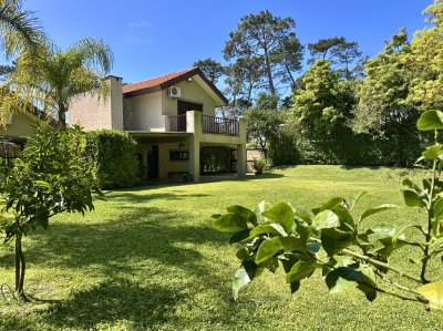 Casa Alquiler de Temporada 4 dormitorios Marly Punta del Este