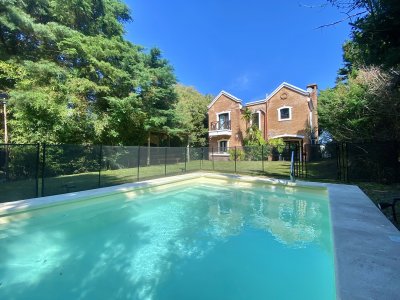 Casa Alquiler Temporada 4 dormitorios Rincón del Indio Brava Punta del Este 