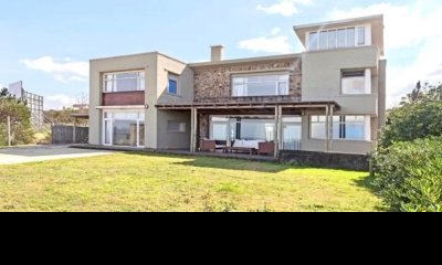 Hermosa casa para la venta con una vista increíble.