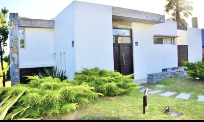 Casa, Venta, 5 dormitorios, Punta Piedras.