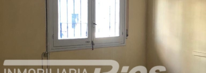 A dos cuadras del Shopping y a dos cuadras de Br. Artigas