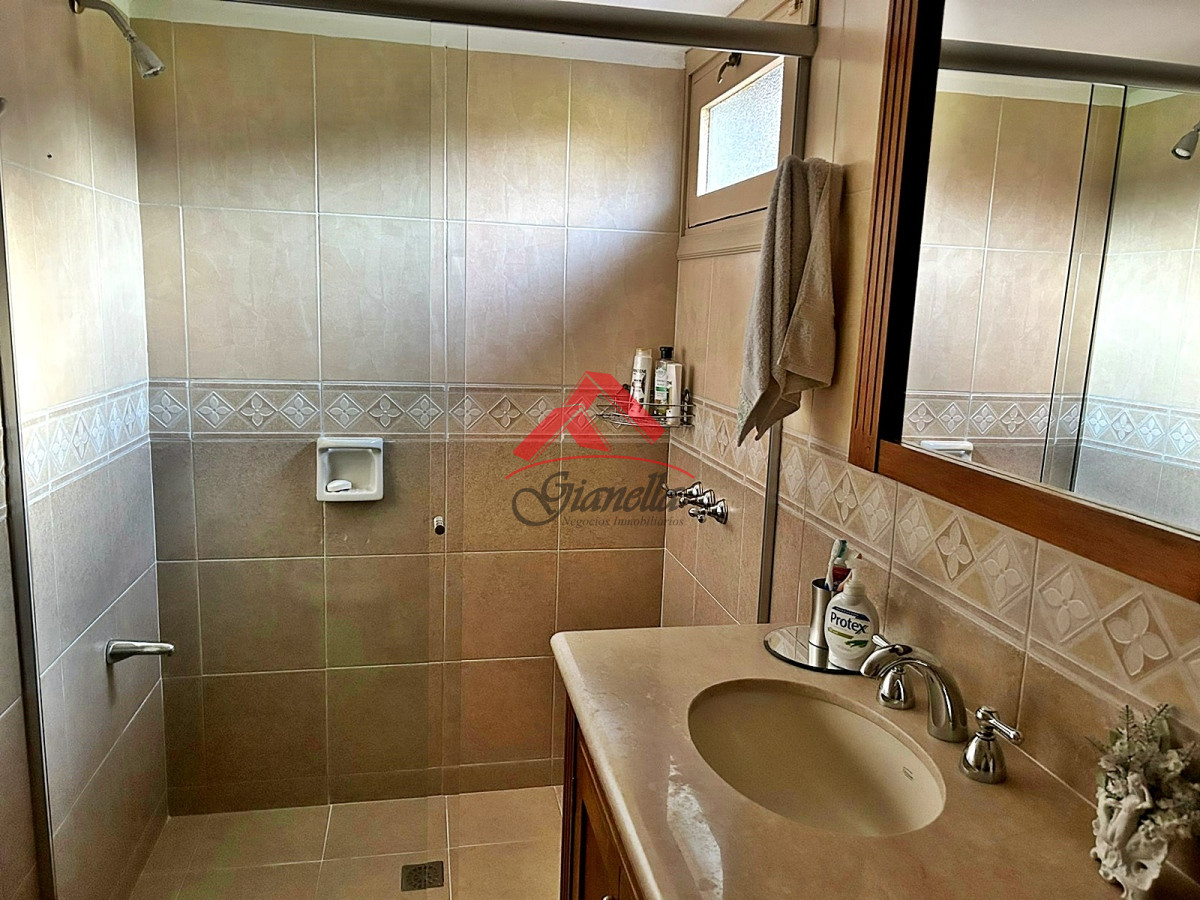 Casa ID.1879 - Hermosa casa en alquiler 