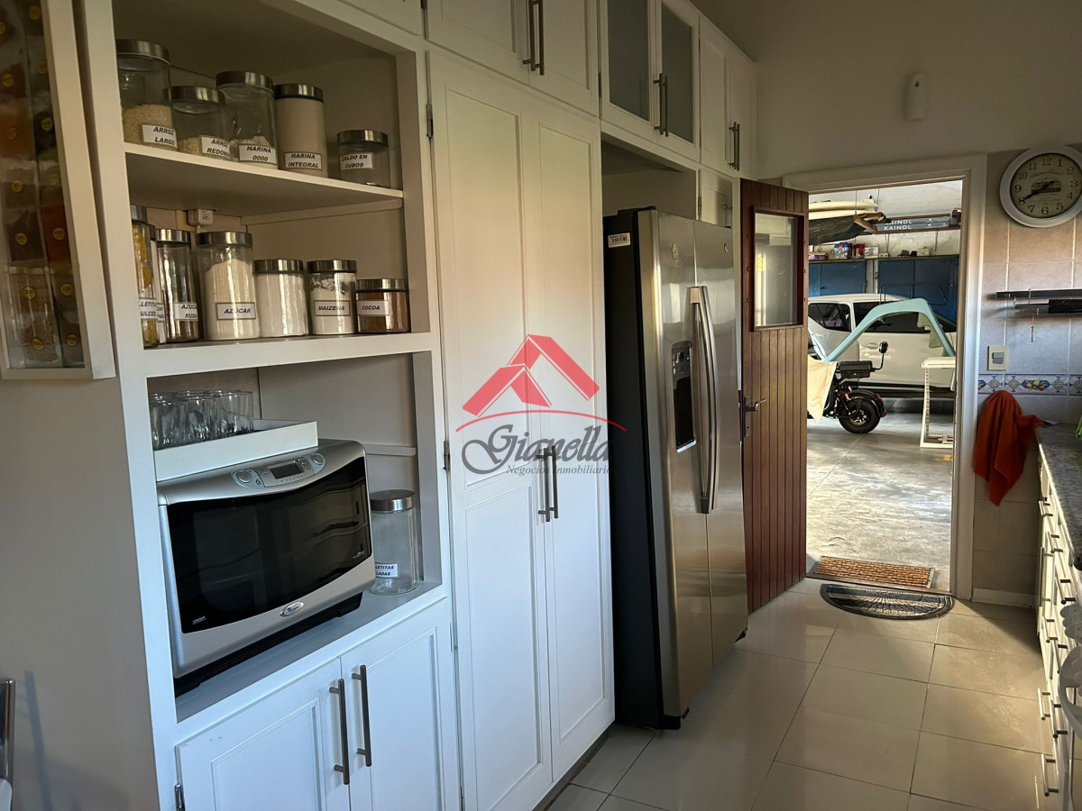 Casa ID.1879 - Hermosa casa en alquiler 