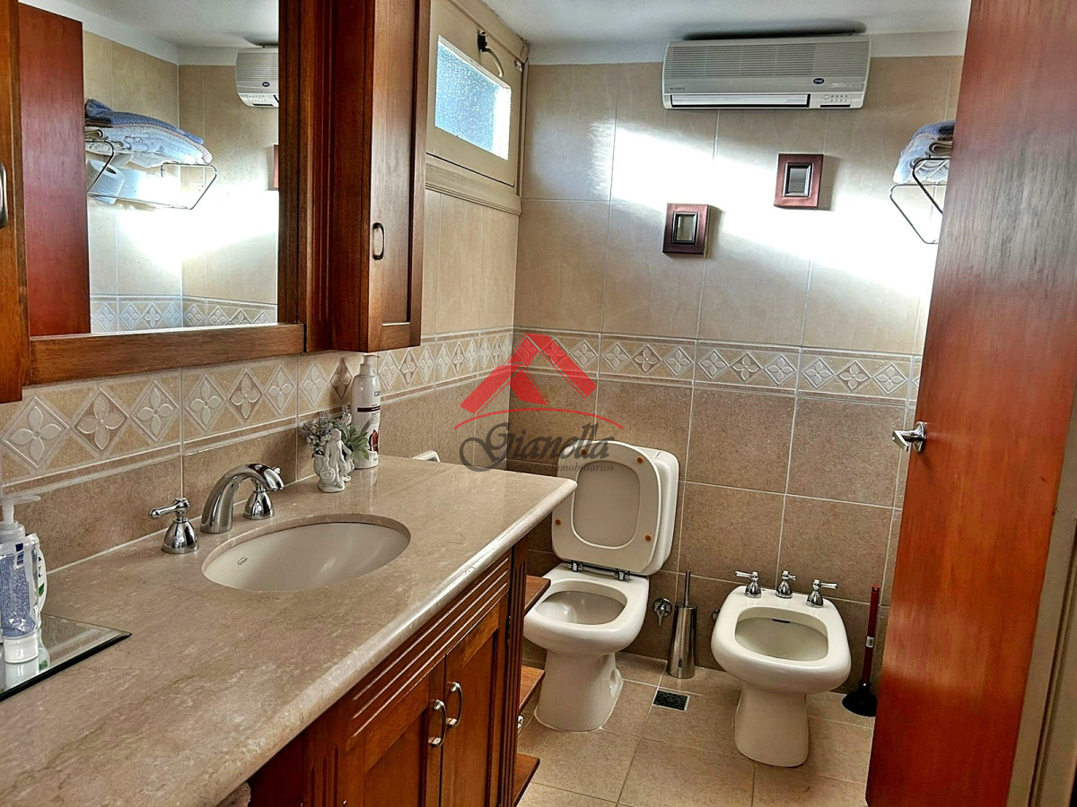 Casa ID.1879 - Hermosa casa en alquiler 