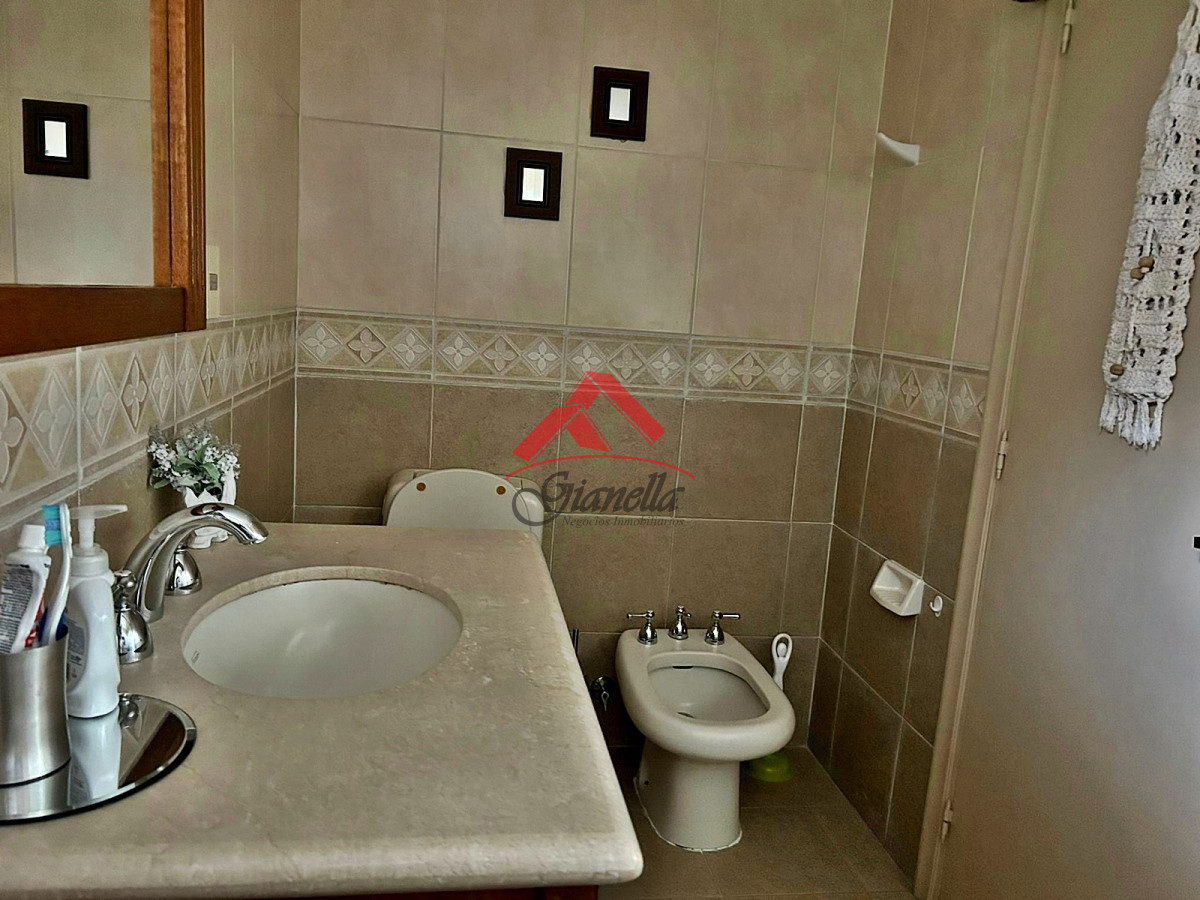 Casa ID.1879 - Hermosa casa en alquiler 